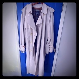 Excellent Burberry's Men's Classic Overcoat